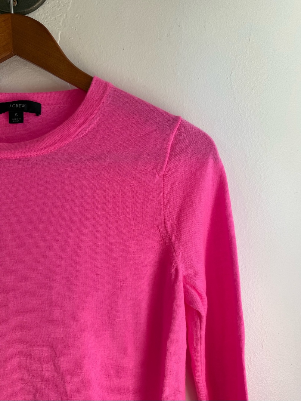 J. Crew Margot Merino Wool Crewneck Sweater Vibrant Pink Small - Picture 3 of 7